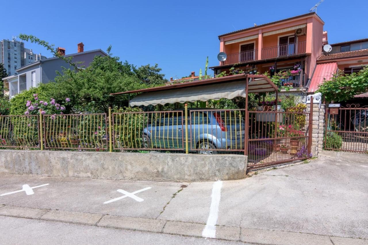 Apartments With A Parking Space Pula - 16053 Kültér fotó